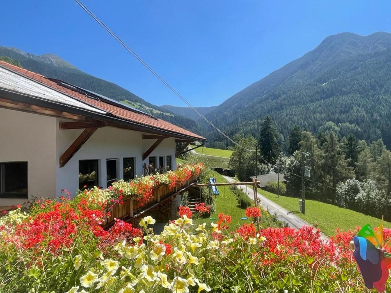 Apartamento Martlerhof Urlaub Auf Dem Bauernhof Campo di Trens Exterior foto